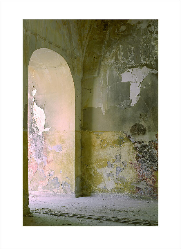 untitled (door #7), 2006/2008, Lightjet print, 32 x 44