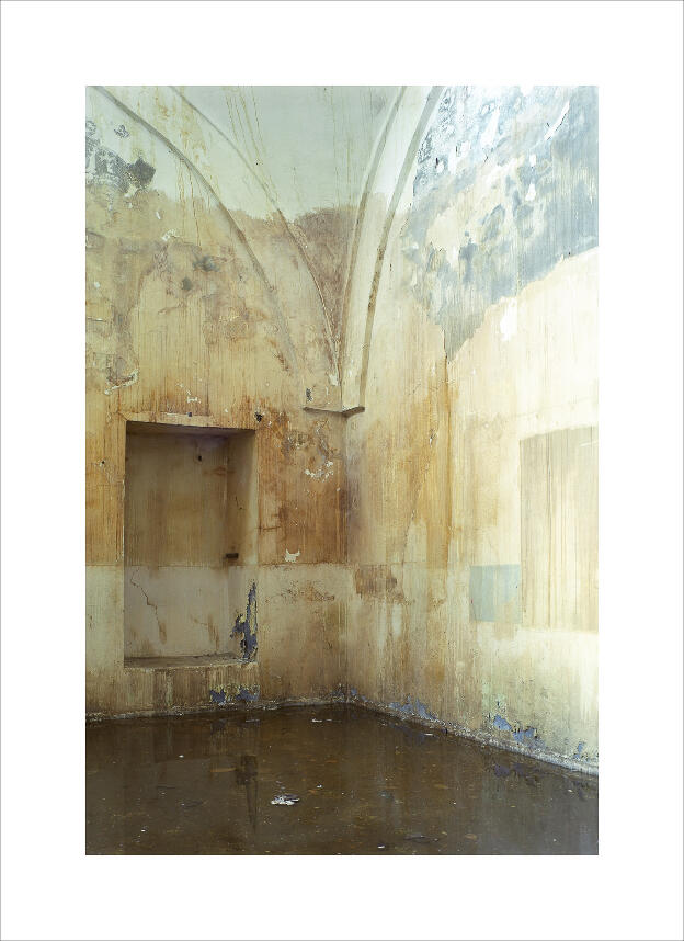untitled (flooded room), 2006/2008, Lightjet print, 32 x 44